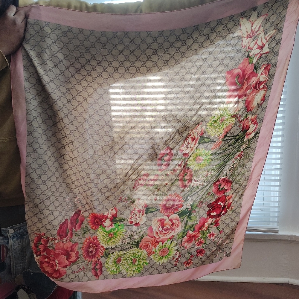 Gucci Pink and Beige Floral Silk Scarf